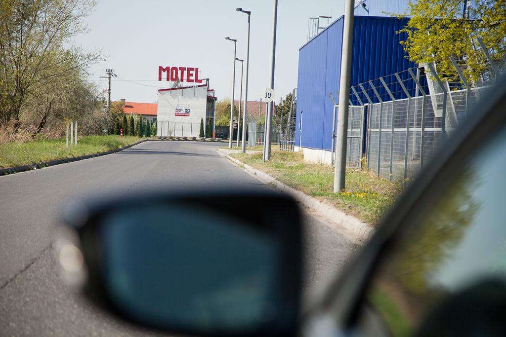 Motel Next Győr Kültér fotó